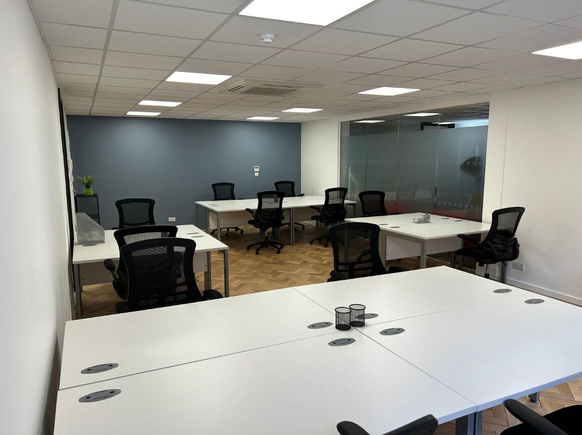 https://www.collaborate.works/wp-content/uploads/2023/04/serviced-office-space-woking-rent-5.jpg
